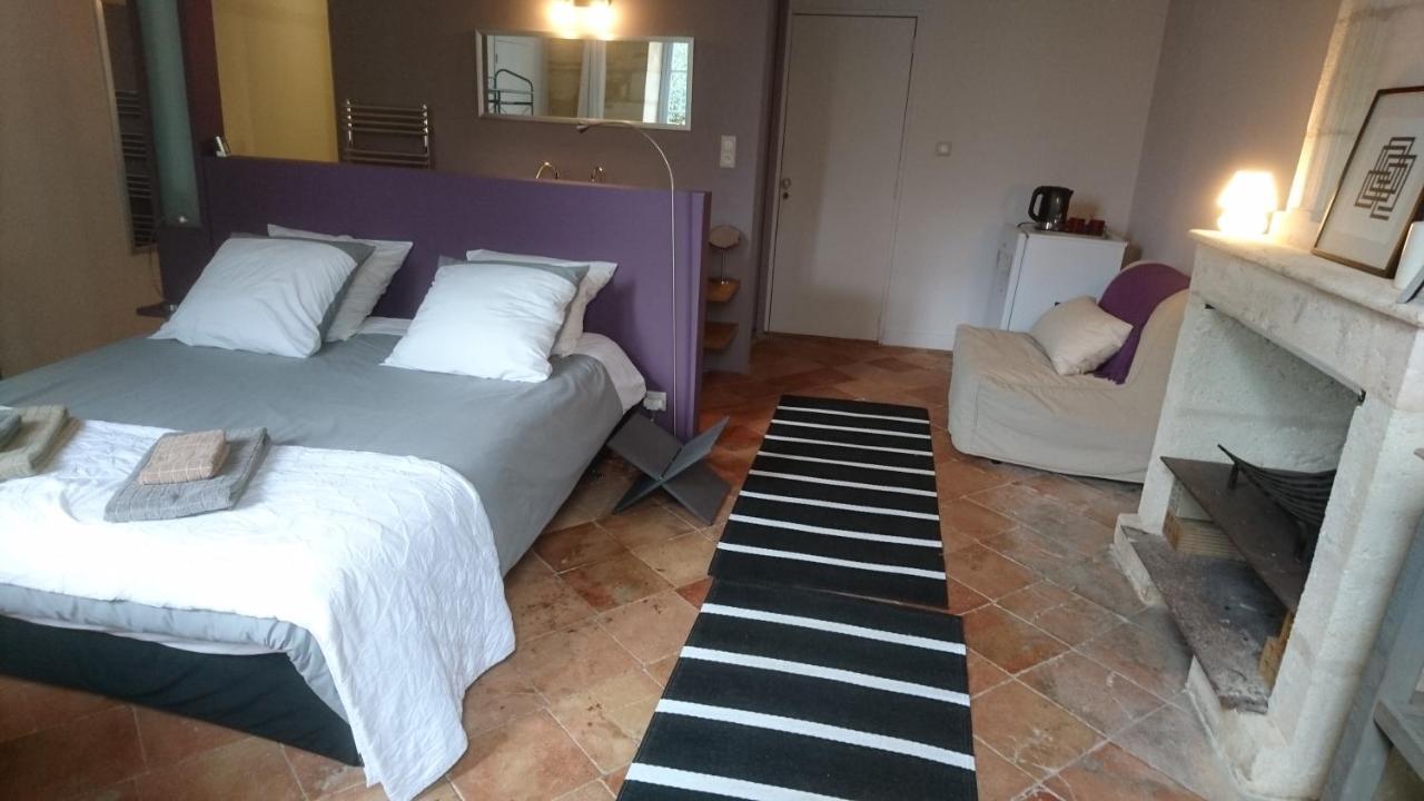Le Pain De Lune Gite Et Chambre D'Hotes Avec Piscine Bourg-sur-Gironde Exteriör bild