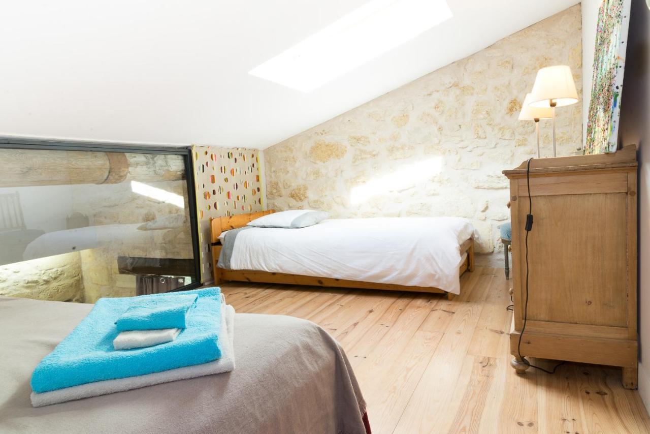 Le Pain De Lune Gite Et Chambre D'Hotes Avec Piscine Bourg-sur-Gironde Exteriör bild