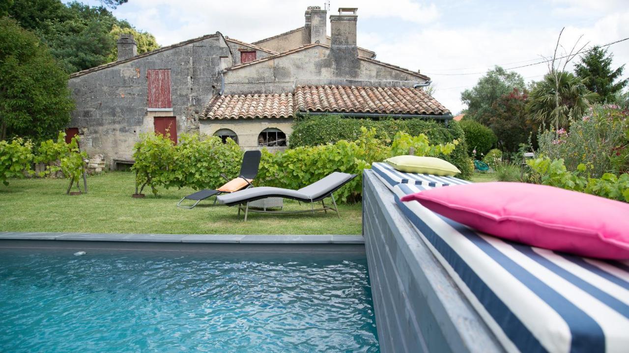 Le Pain De Lune Gite Et Chambre D'Hotes Avec Piscine Bourg-sur-Gironde Exteriör bild