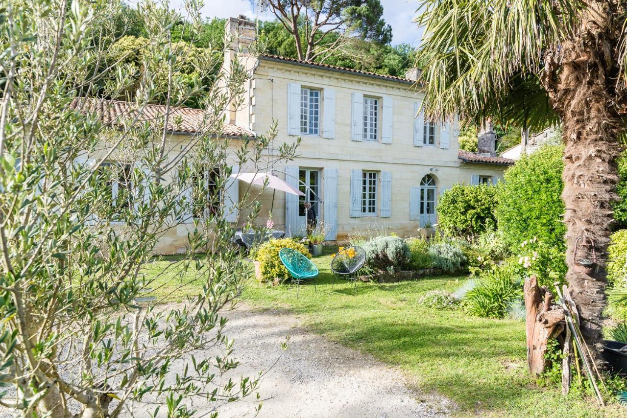 Le Pain De Lune Gite Et Chambre D'Hotes Avec Piscine Bourg-sur-Gironde Exteriör bild